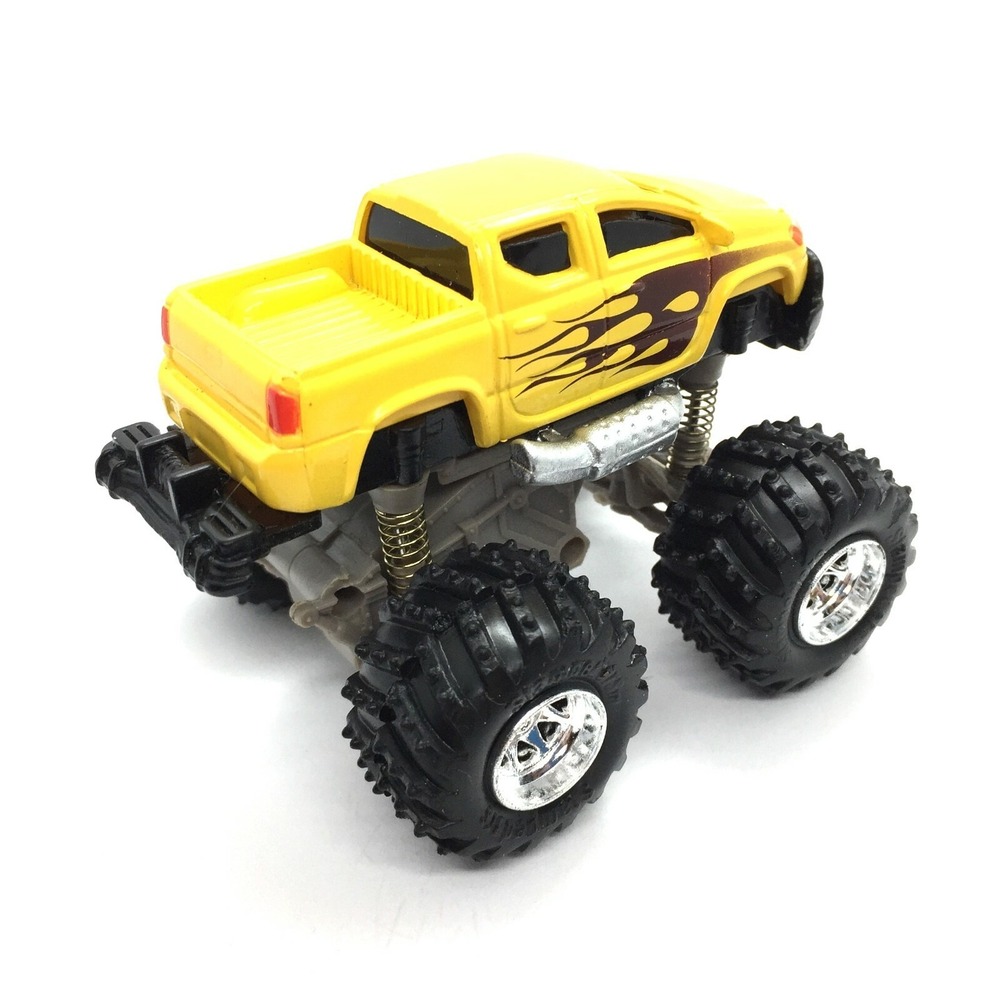 Muscle Machines Pull Back Hi-Rev Dodge 4x4 Lifted Truck 1/64 Working Suspension - Picture 7 of 8
